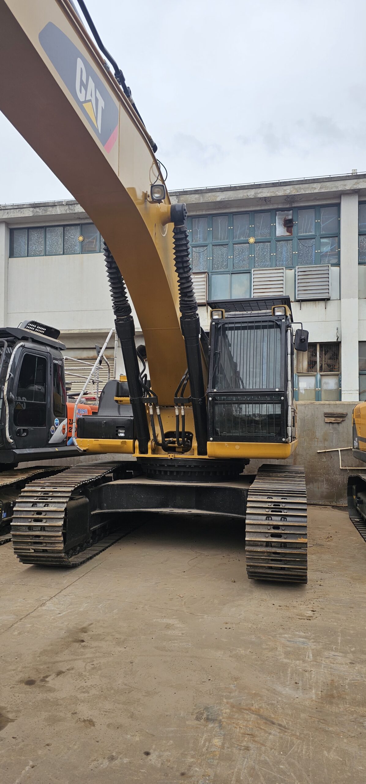 
								CAT 336D EXCAVATOR full									