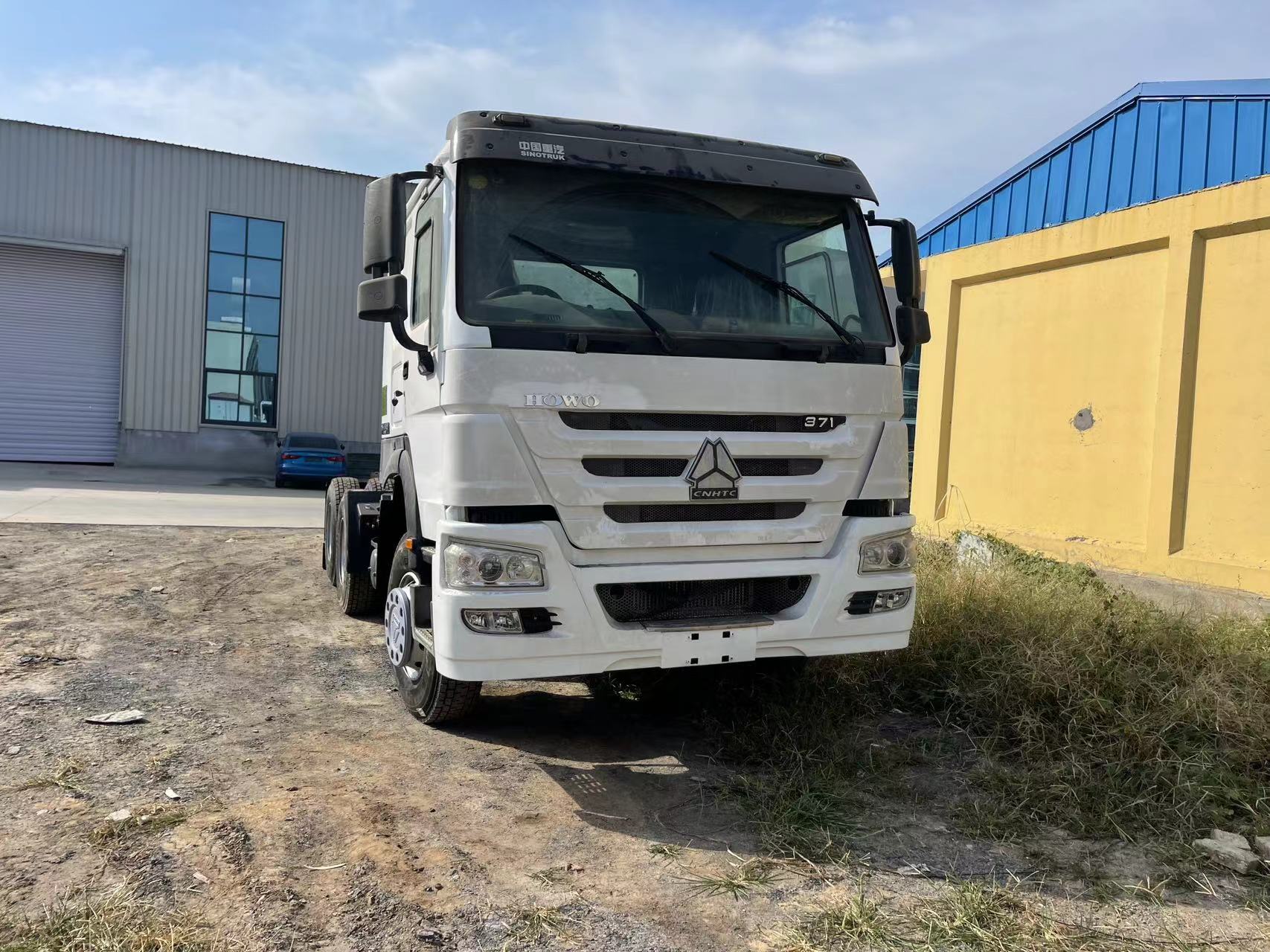 
								HOWO 6X4 Truck Head full									