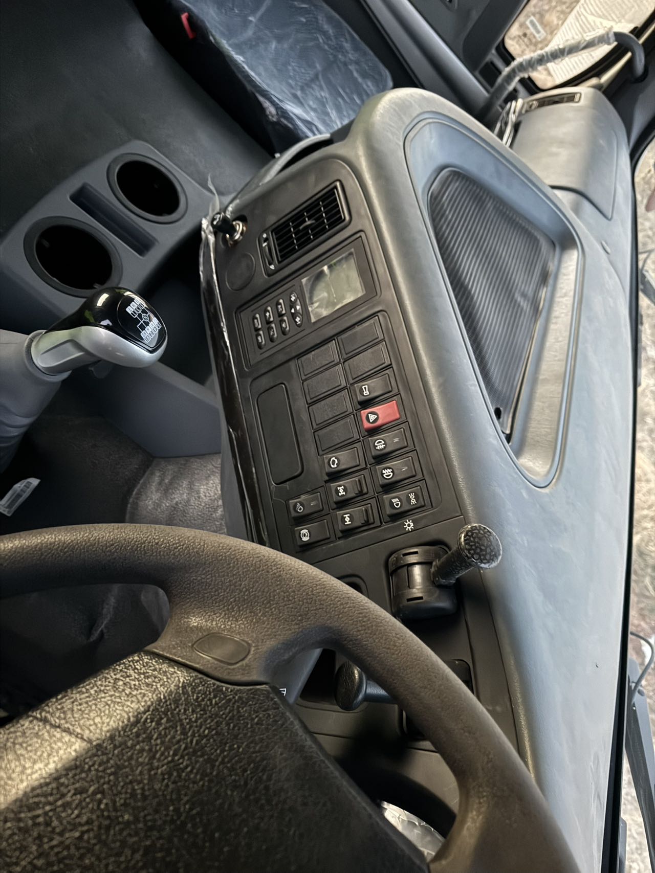 
								HOWO 6X4 Truck Head full									