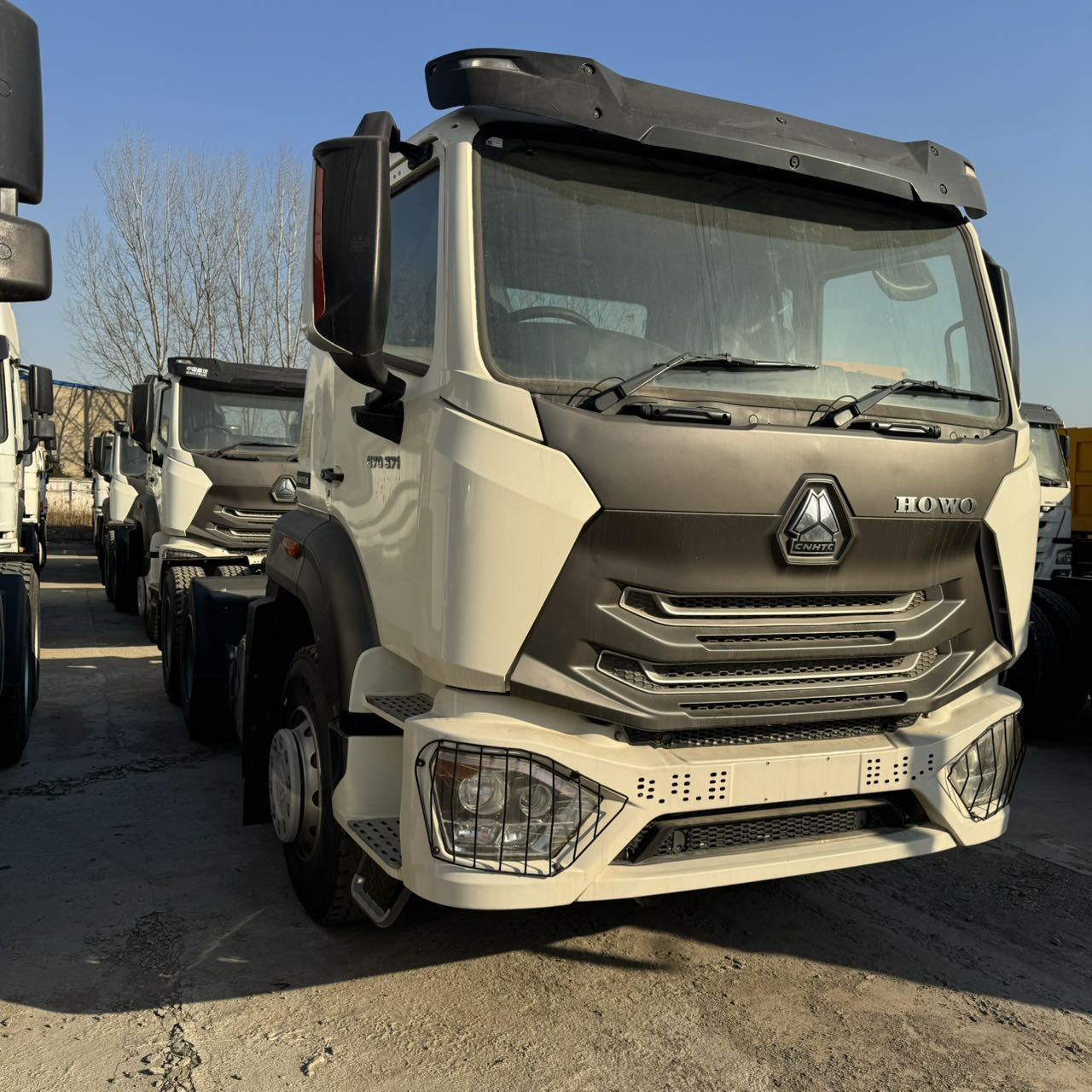 
								HOWO 6X4 Dump Truck full									