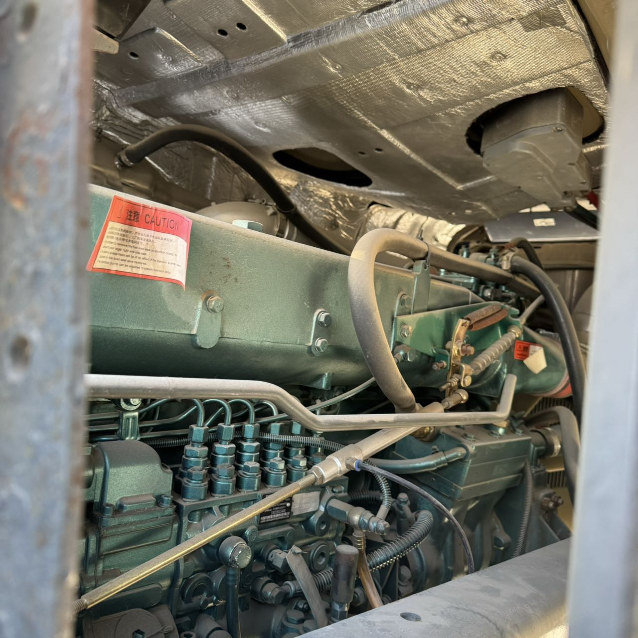 
								HOWO 6X4 Dump Truck full									