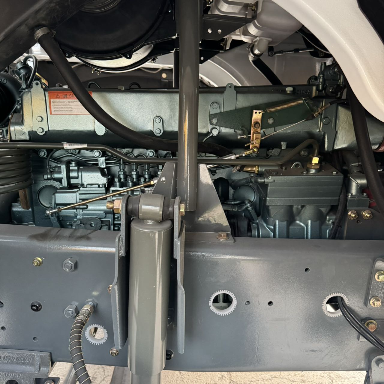 
								HOWO 6X4 Dump Truck full									