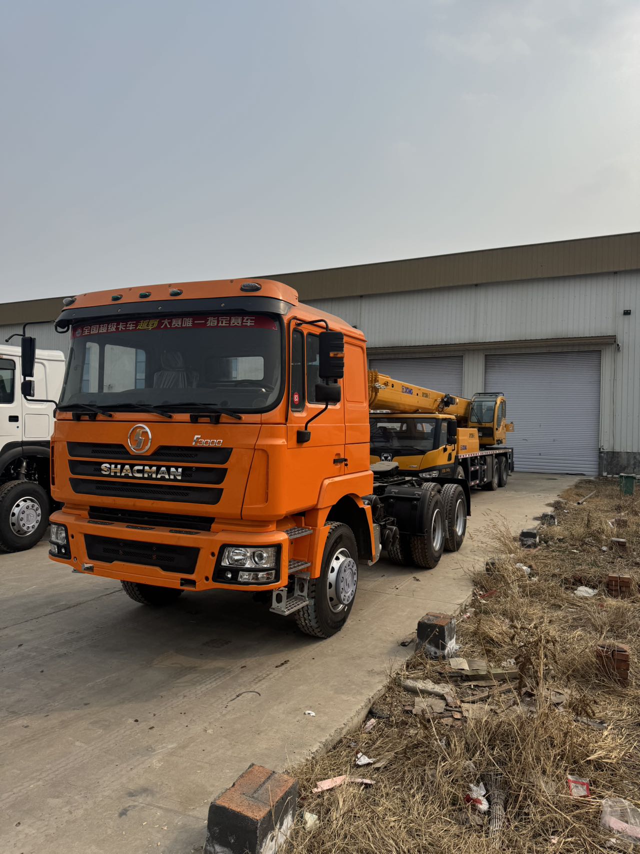 
								Shacman 6×4 Truck Head full									