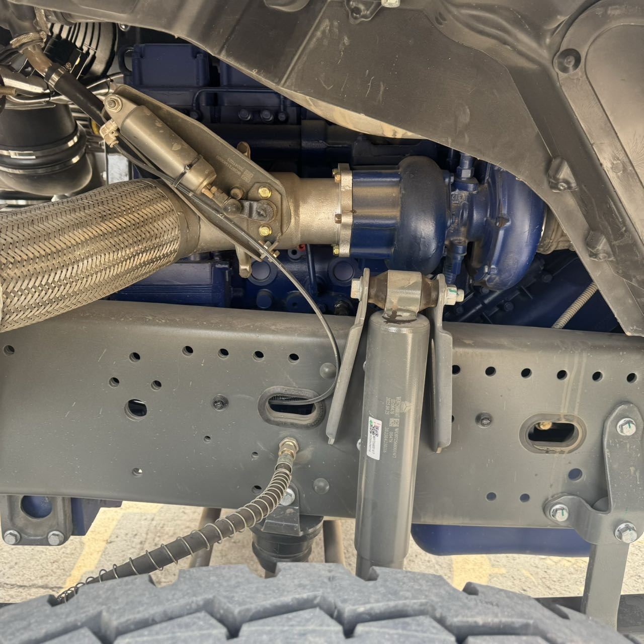 
								HOWO 6X4 Dump Truck full									