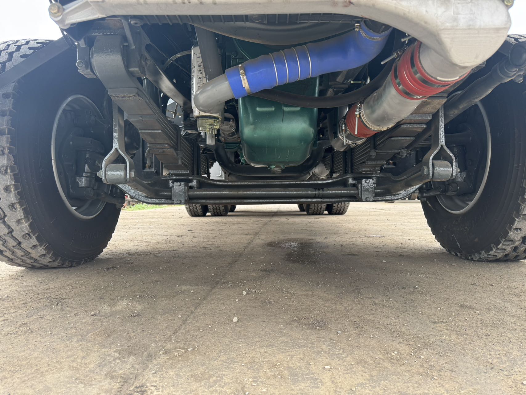 
								HOWO 6X4 Dump Truck full									