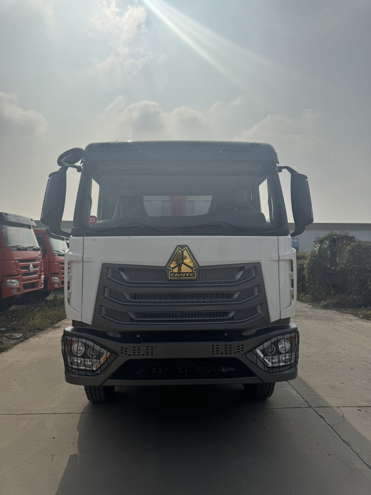 
								HOWO 6X4 Dump Truck full									