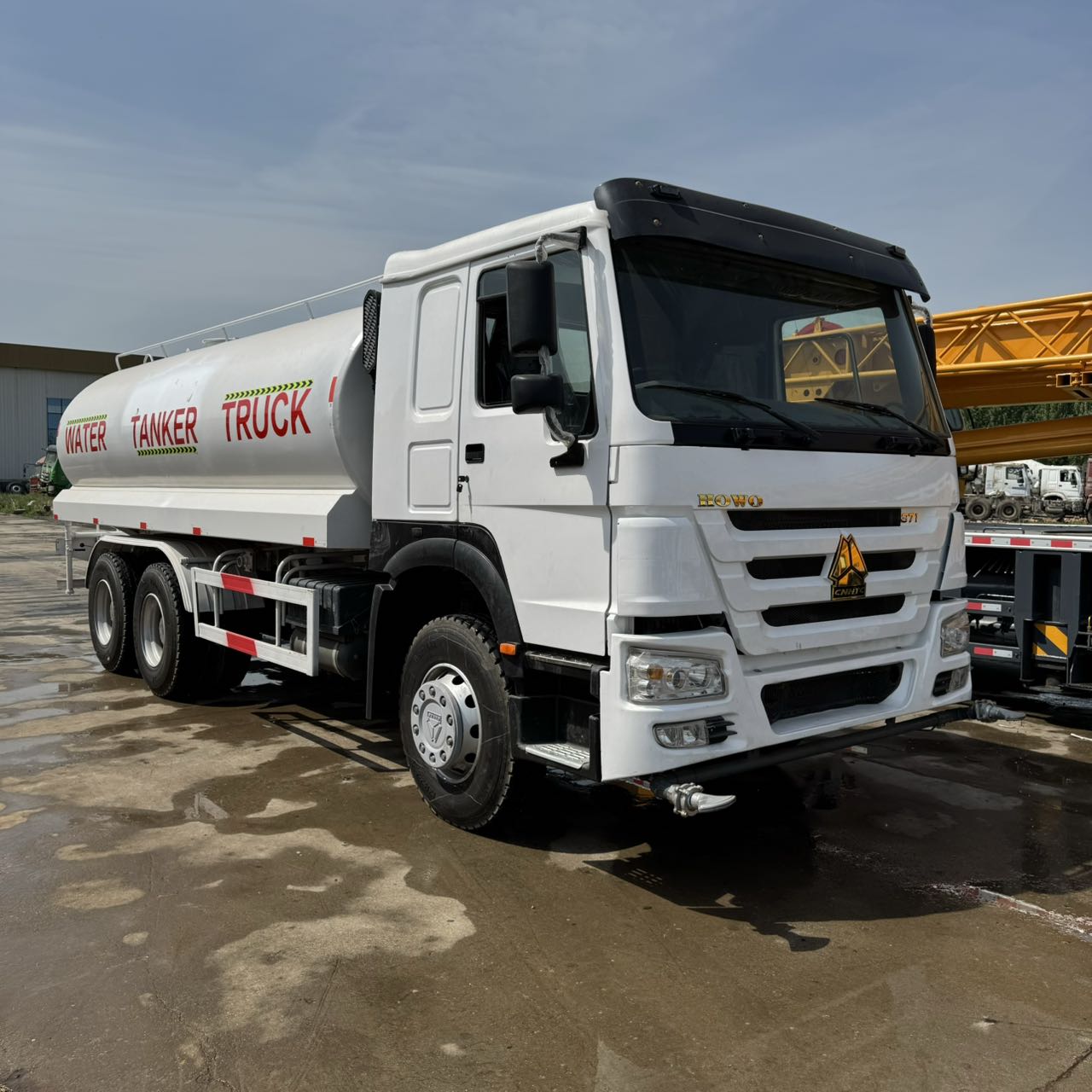 
								HOWO 6X4 Water Truck full									