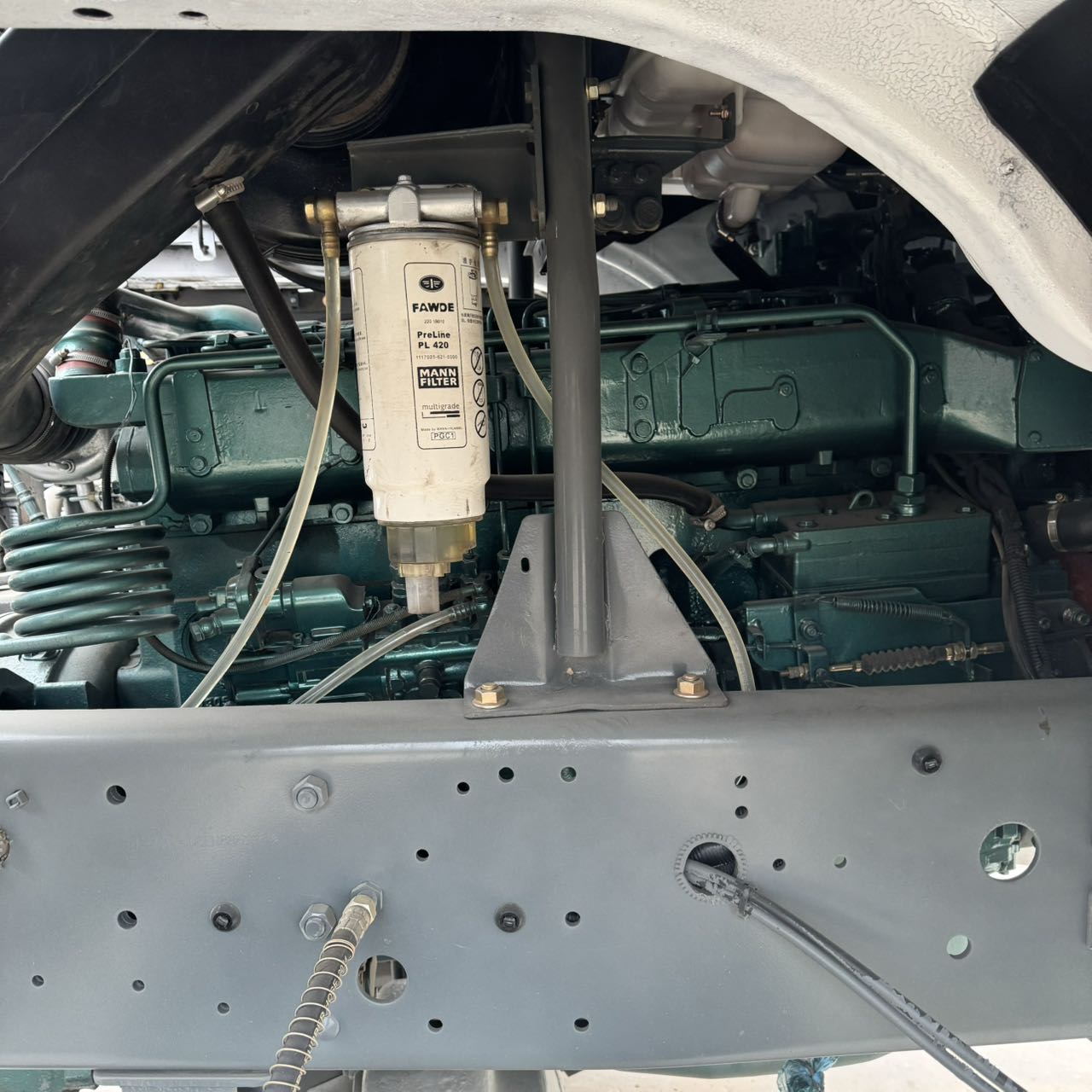 
								HOWO 6X4 Truck Head full									