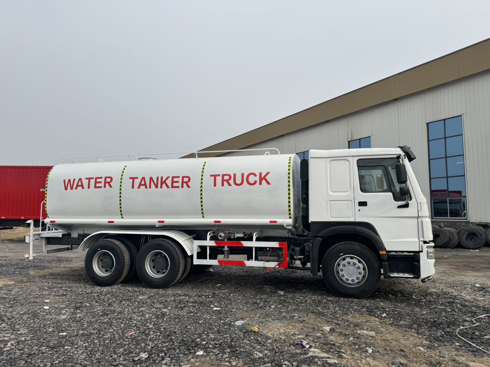 
								HOWO 6X4 Water Truck full									