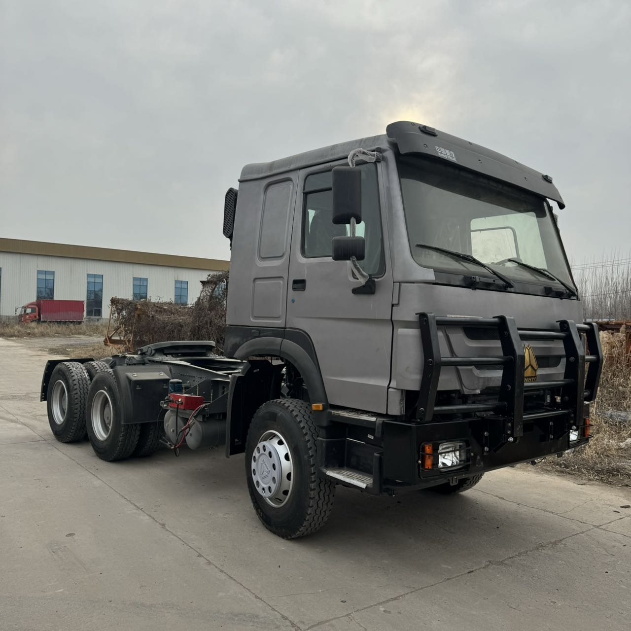 
								HOWO 6X4 Truck Head full									