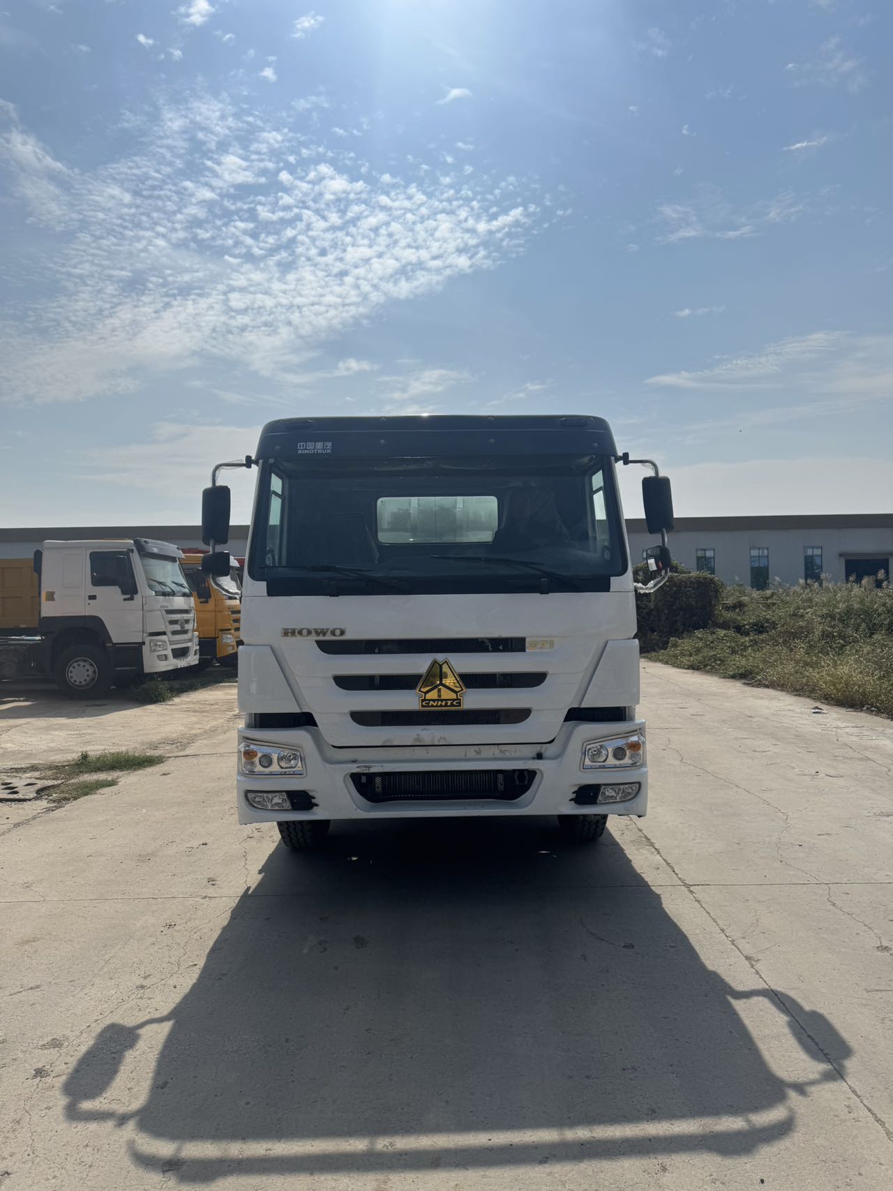 
								HOWO 6X4 Concrete Mixer full									