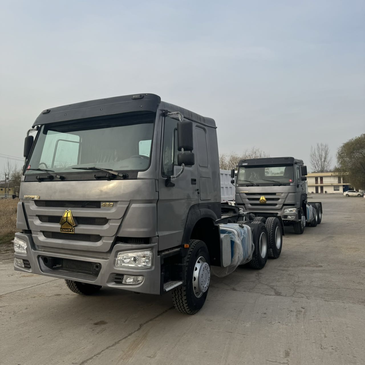 
								HOWO 6X4 Truck Head full									