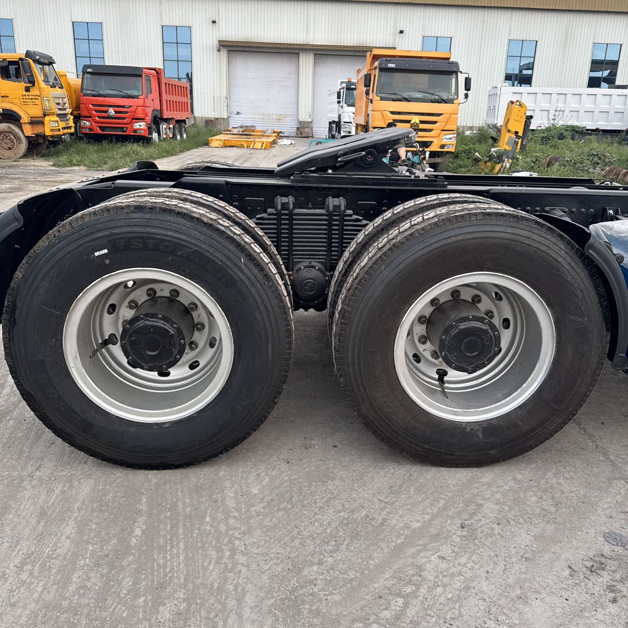 
								Shacman 6×4 Truck Head full									