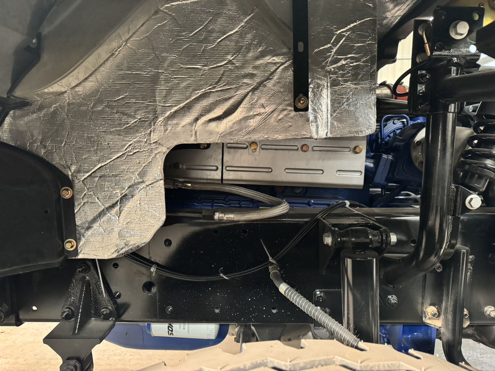 
								Shacman 6×4 Dump Truck full									