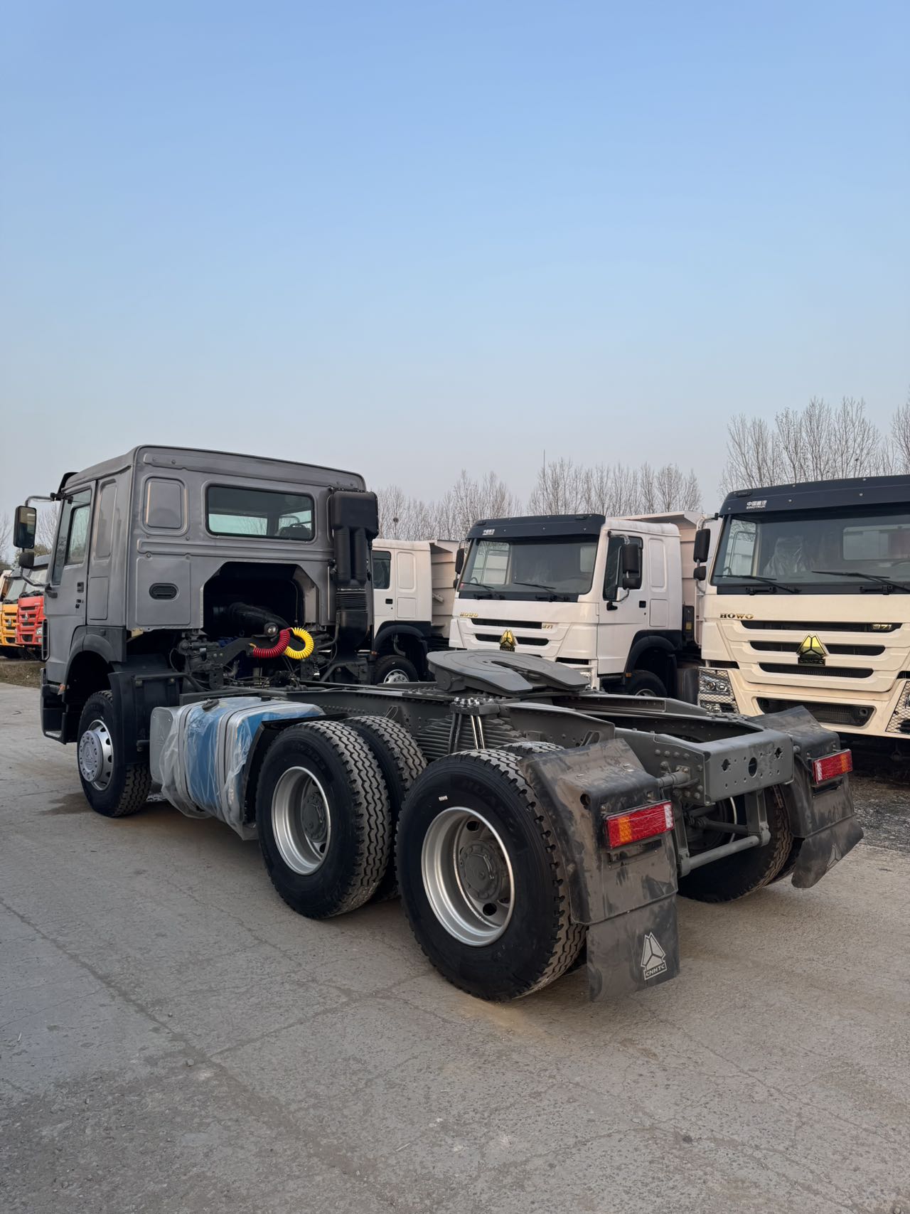 
								HOWO 6X4 Truck Head full									