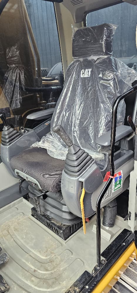 
								CAT Excavator 330D2L full									