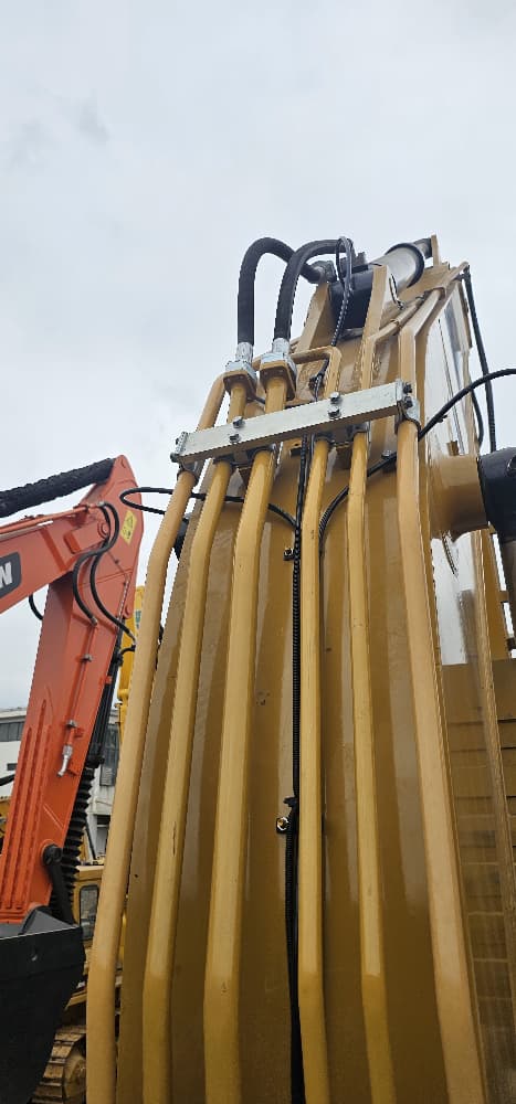 
								CAT Excavator 330D2L full									