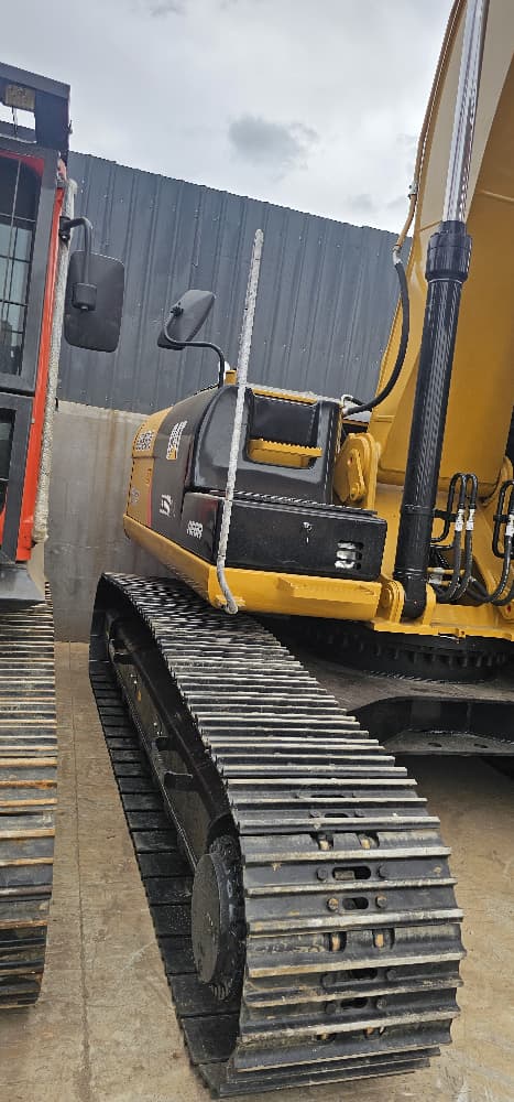 
								CAT Excavator 330D2L full									