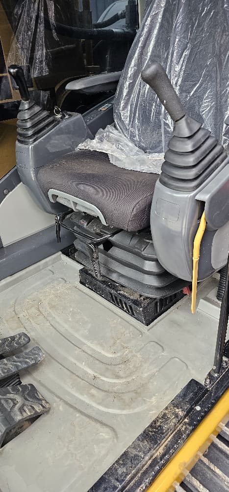 
								CAT Excavator 330D2L full									