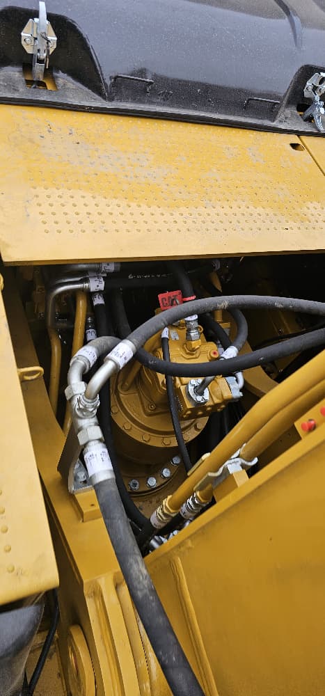 
								CAT Excavator 330D2L full									