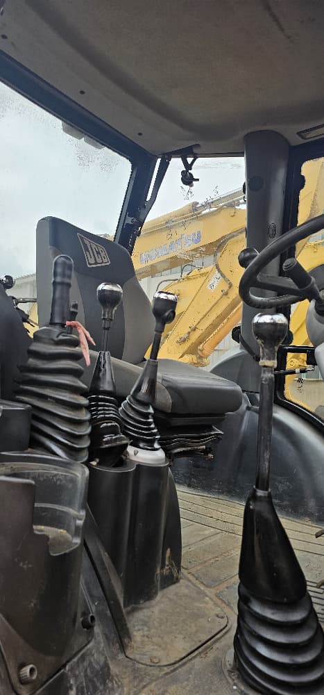 
								JCB 3CX BACKHOE full									