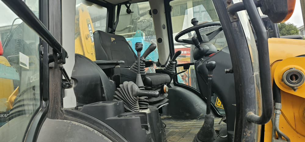 
								JCB 3CX BACKHOE full									