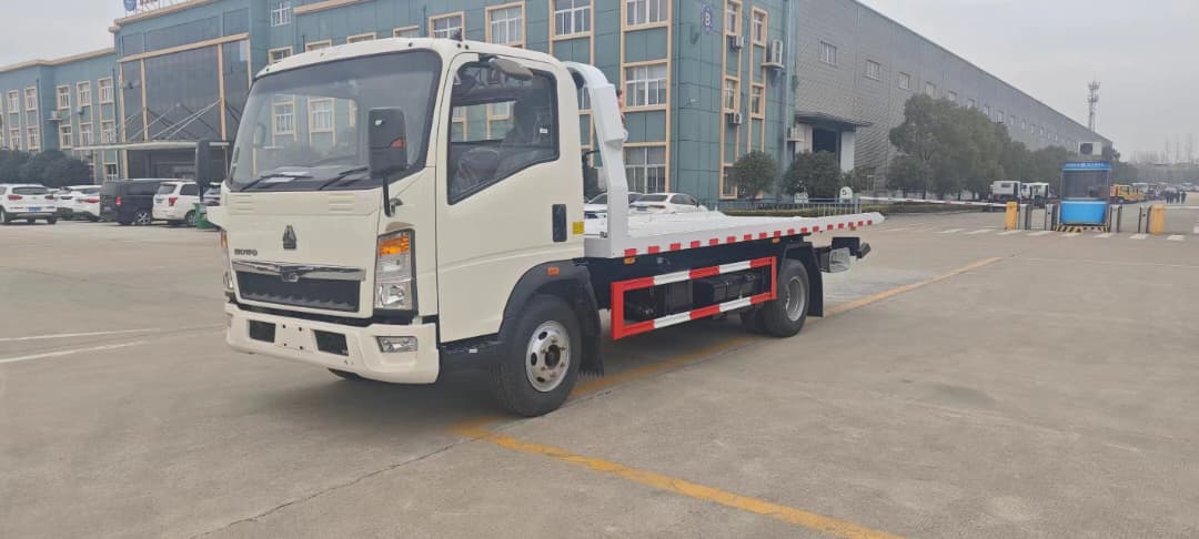 
								Howo 4×2 wrecker truck full									