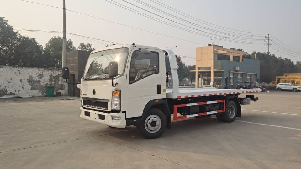 
								Howo 4×2 wrecker truck full									