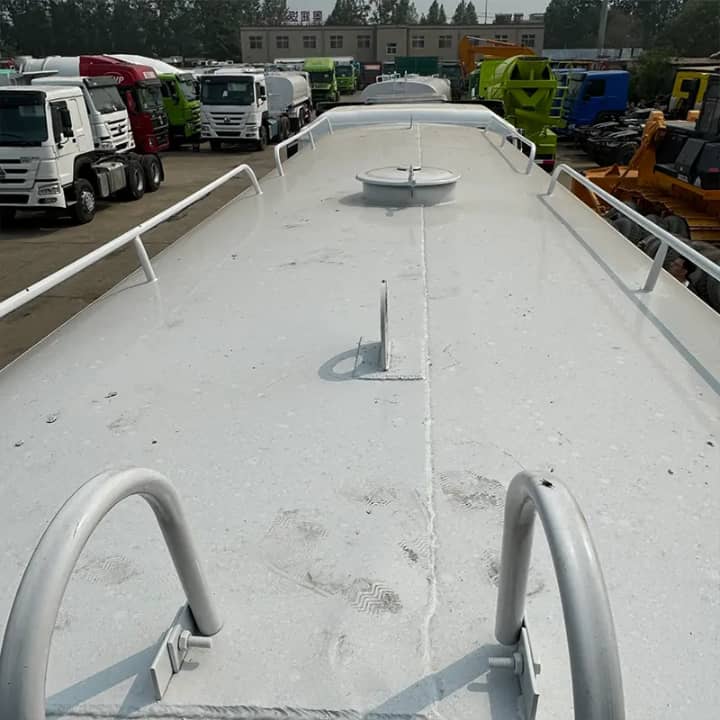 
								Shacman Water truck full									