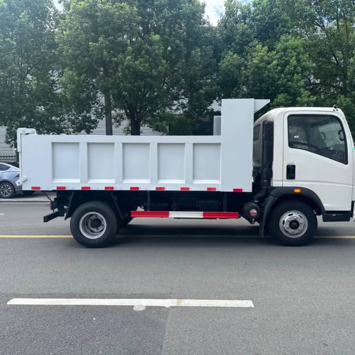 
								Howo 4×2 dump truck full									