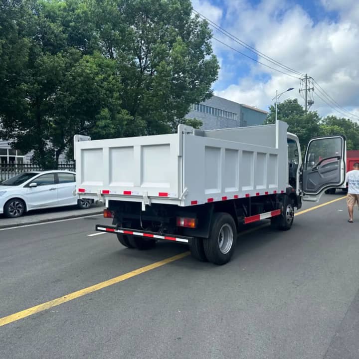 
								Howo 4×2 dump truck full									