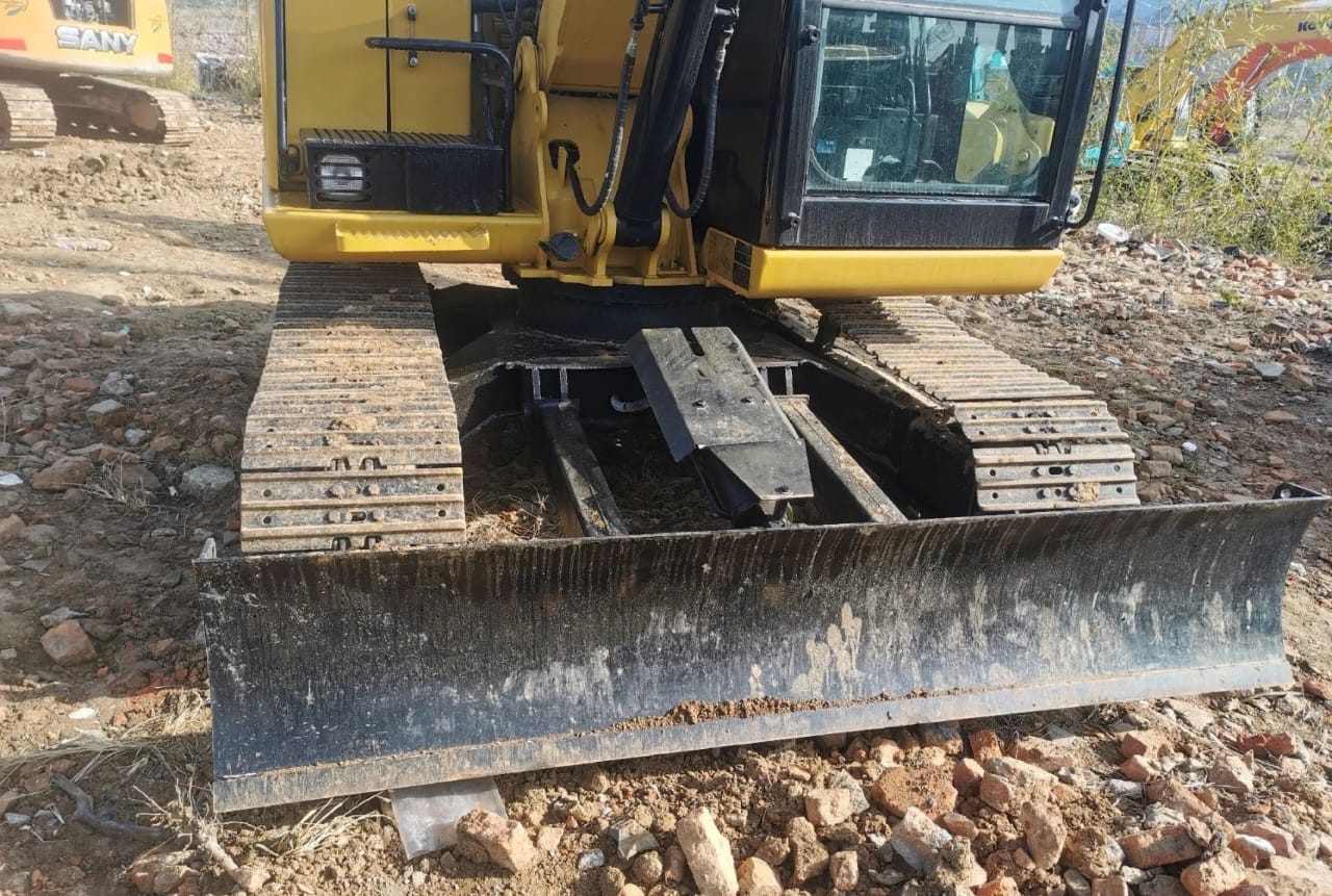 
								Cat307 Excavator full									