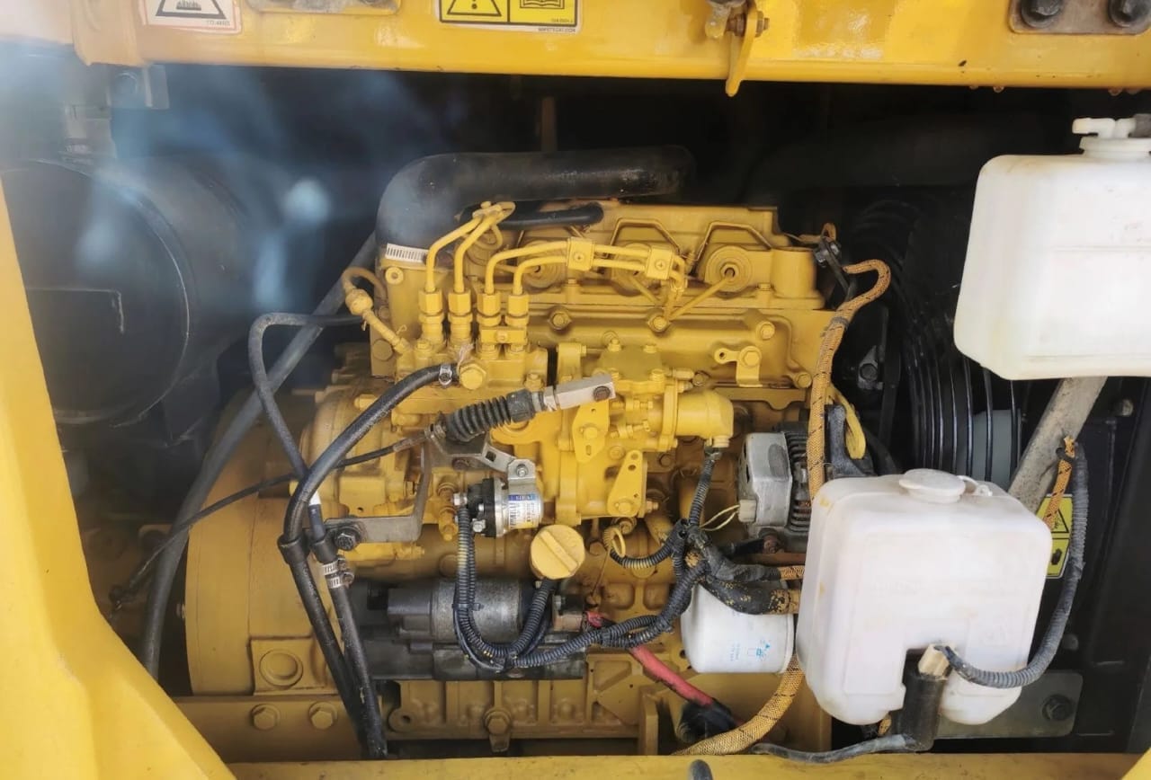 
								Cat307 Excavator full									