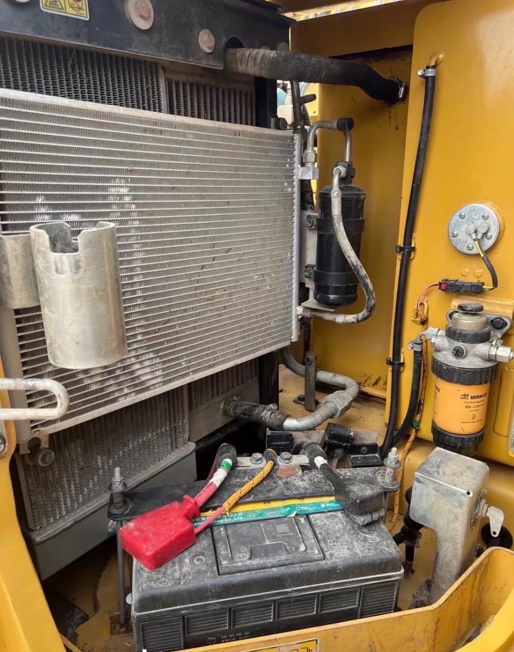 
								Cat307 Excavator full									