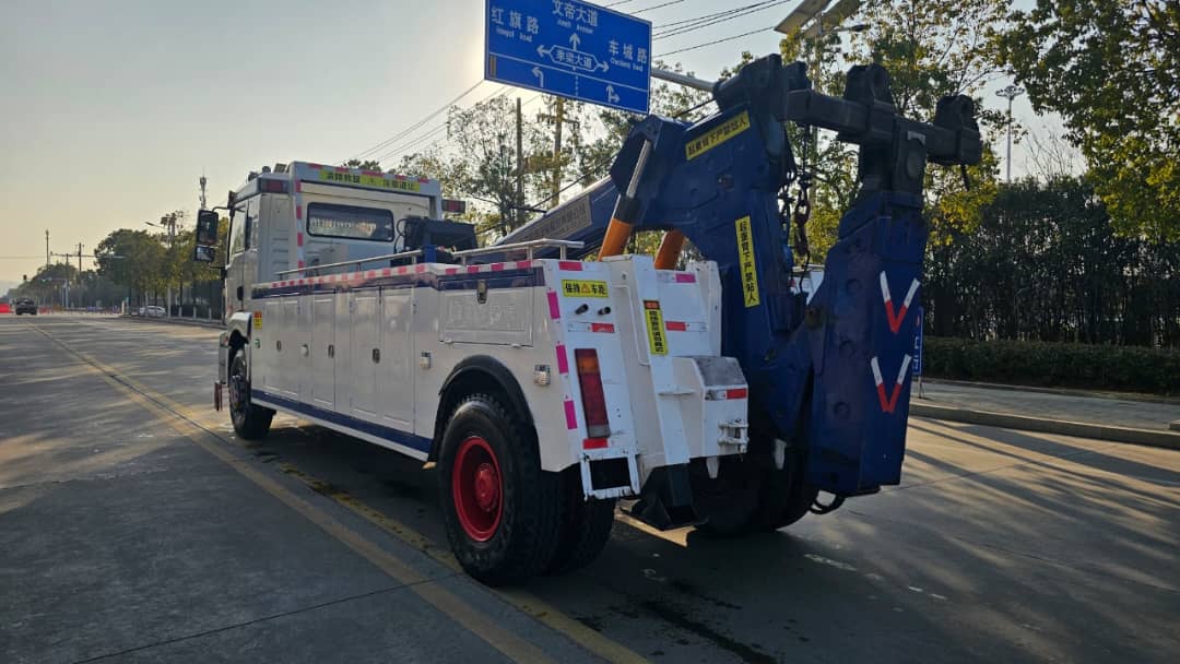 
								Shacman M3000 Wrecker truck full									