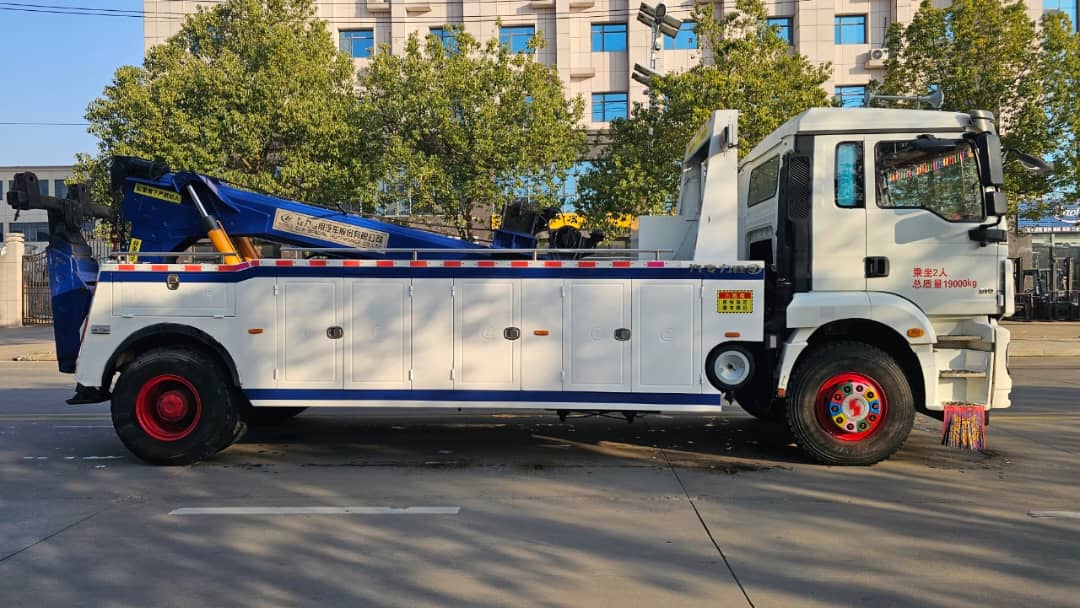 
								Shacman M3000 Wrecker truck full									