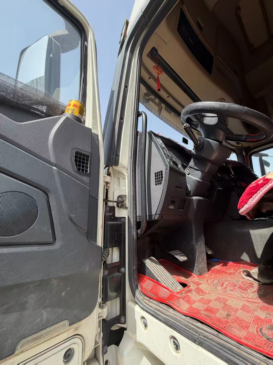 
								Shacman X3000 truck head full									