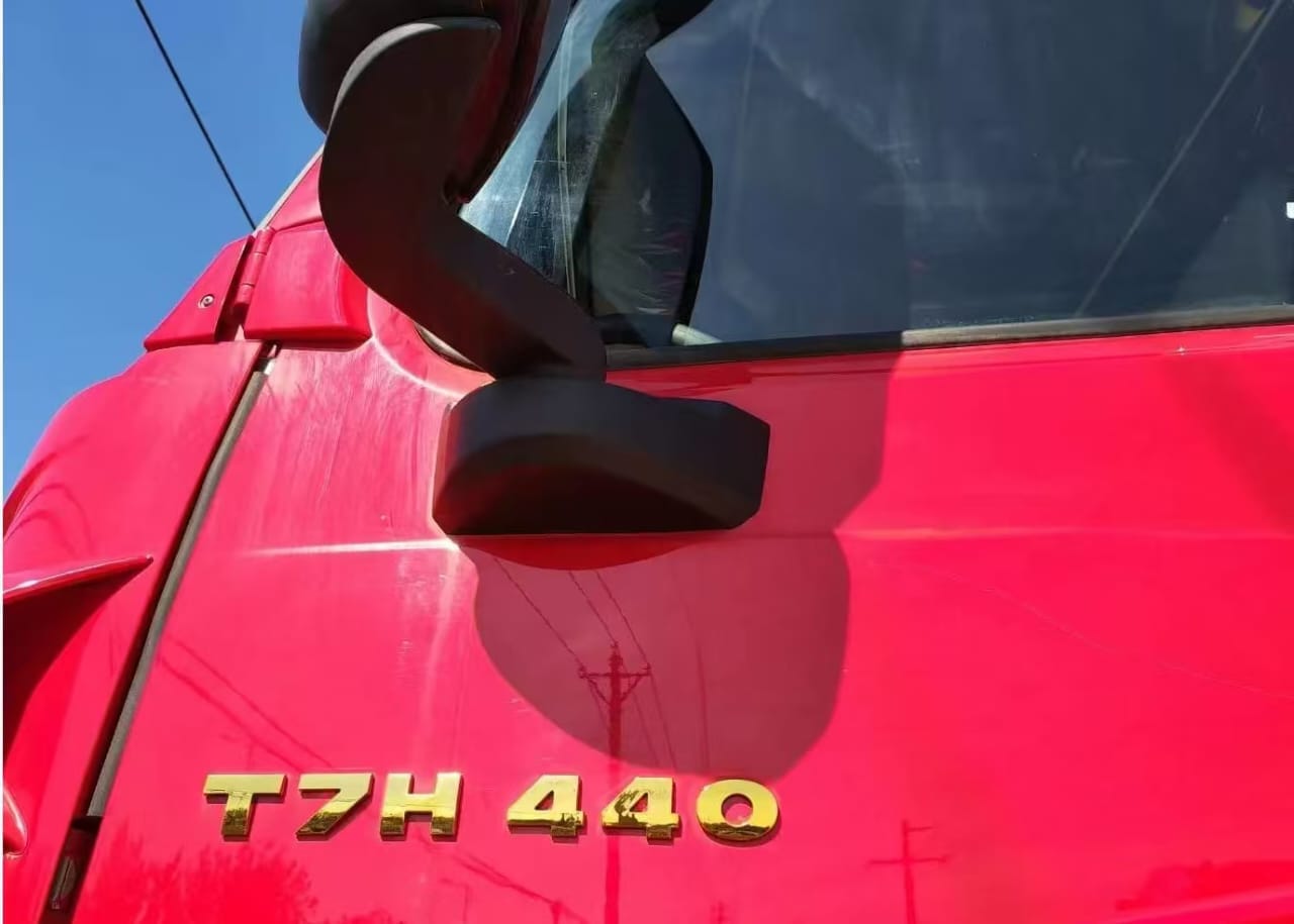 
								Howo dump truck full									