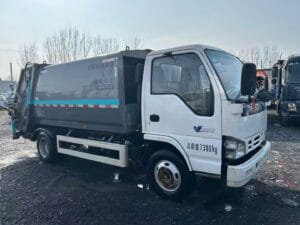 Isuzu Garbage truck