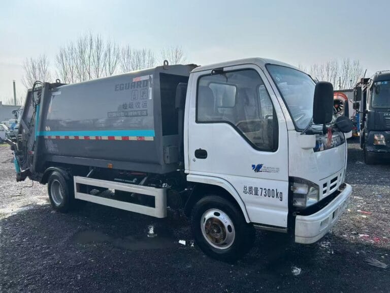 Isuzu Garbage truck