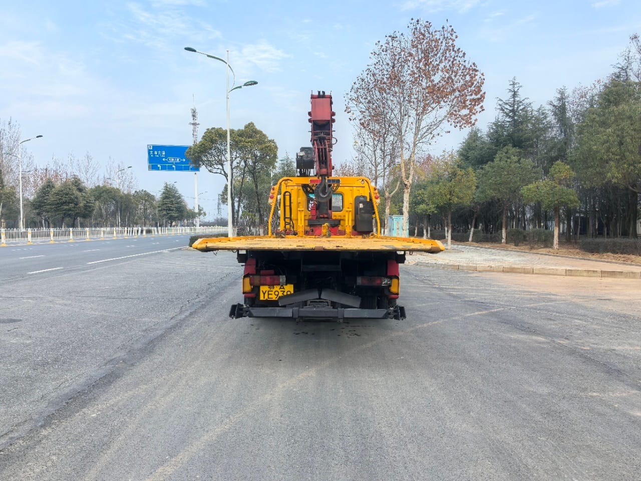 
								Dongfeng D9 wrecker full									