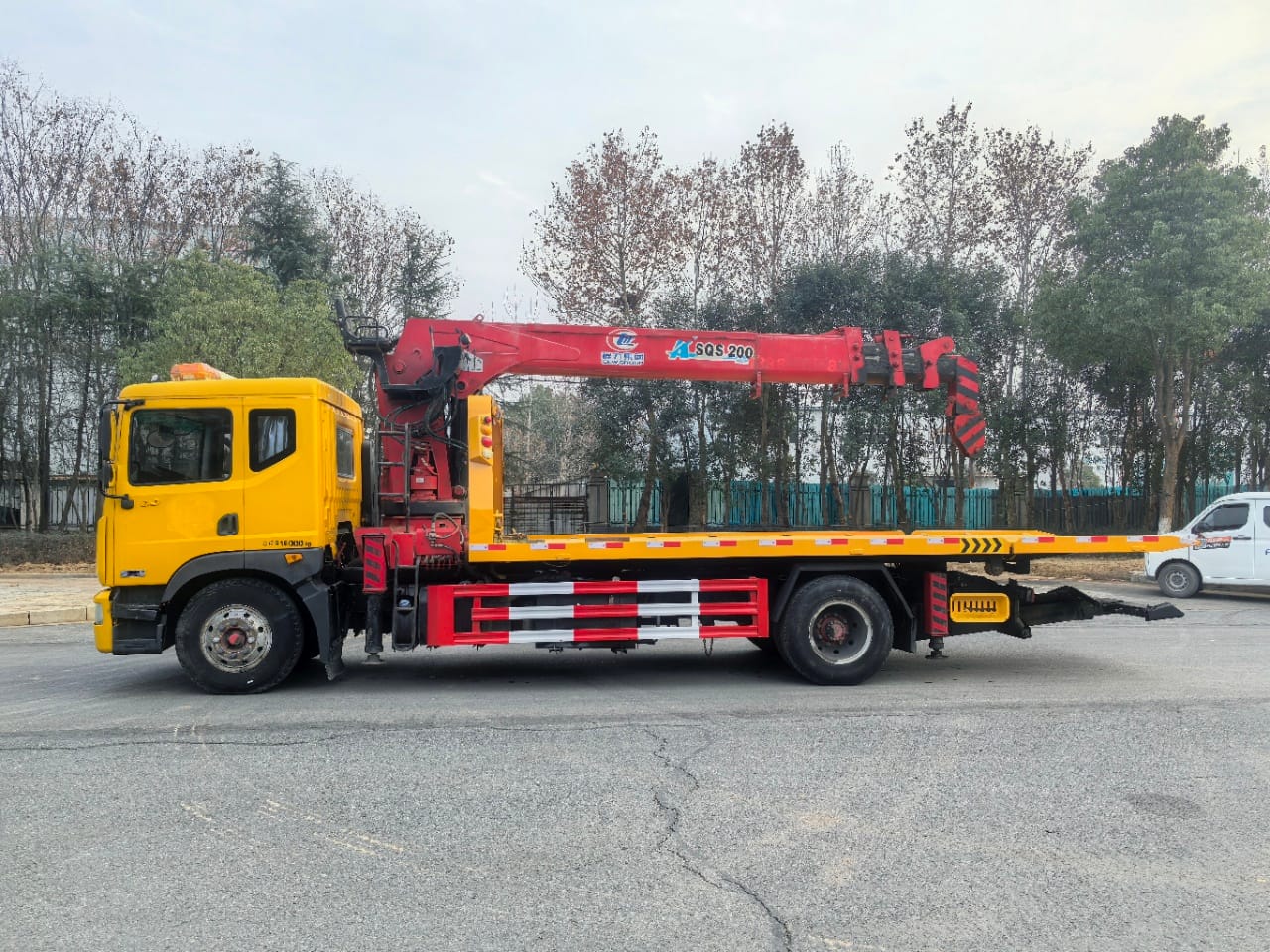 
								Dongfeng D9 wrecker full									