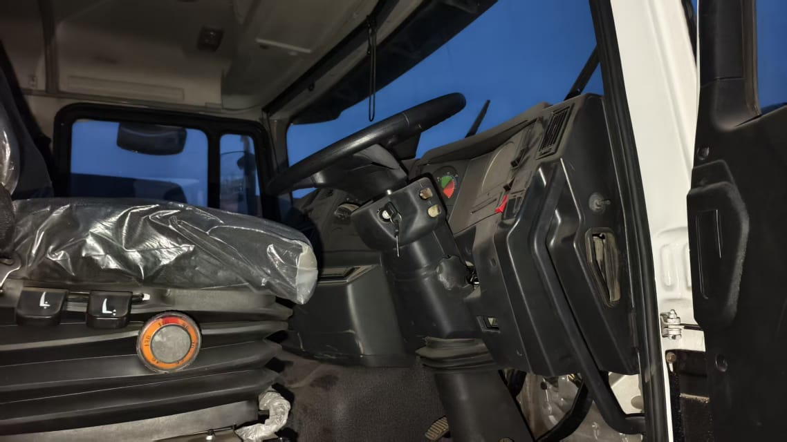 
								Shacman F3000 dump truck full									