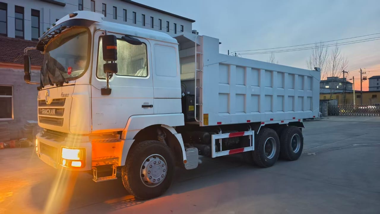 
								Shacman F3000 dump truck full									