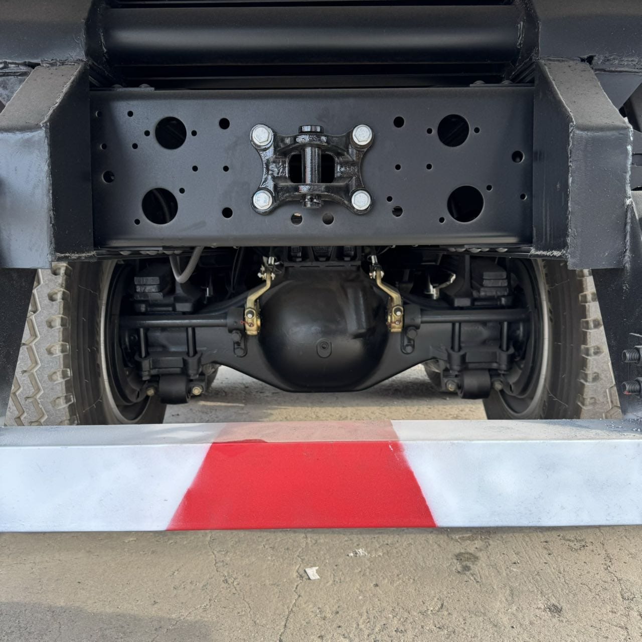 
								Shacman X3000 dump truck full									