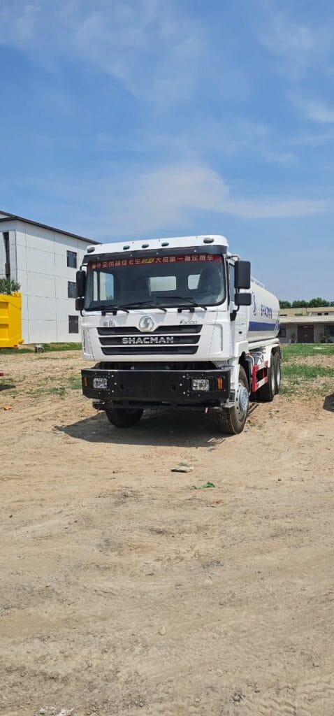 Shacman water truck