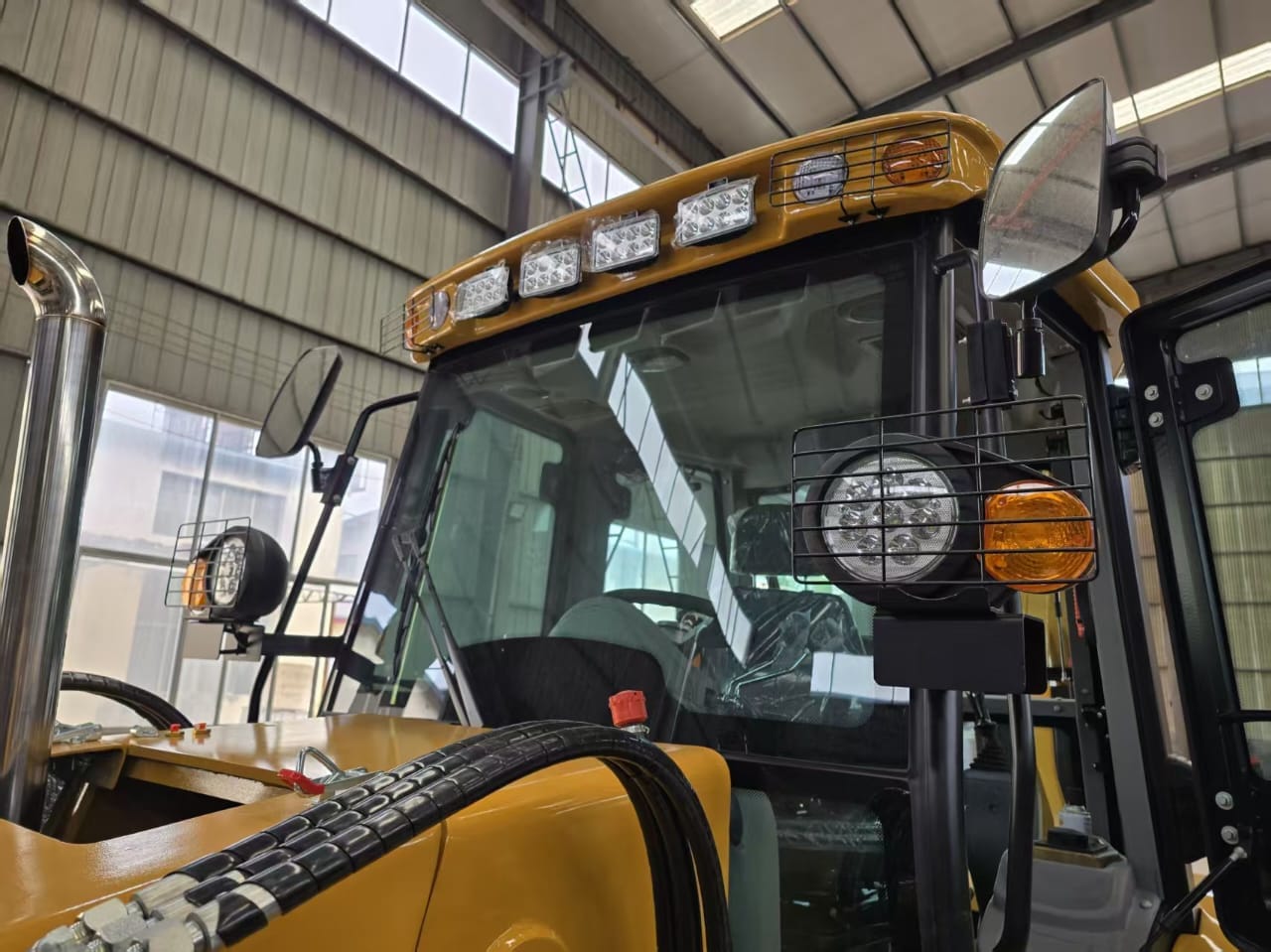 
								Backhoe full									
