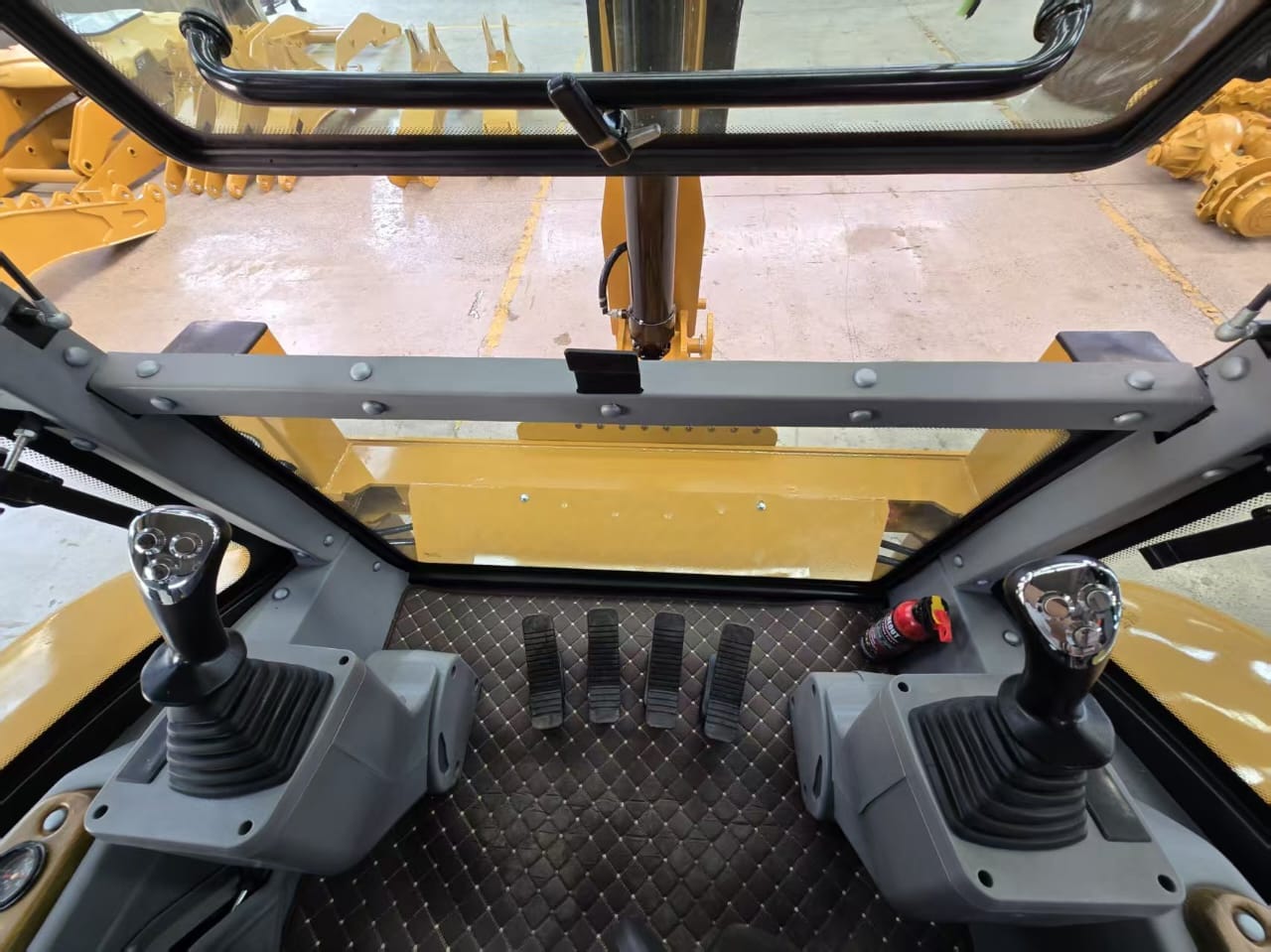 
								Backhoe full									