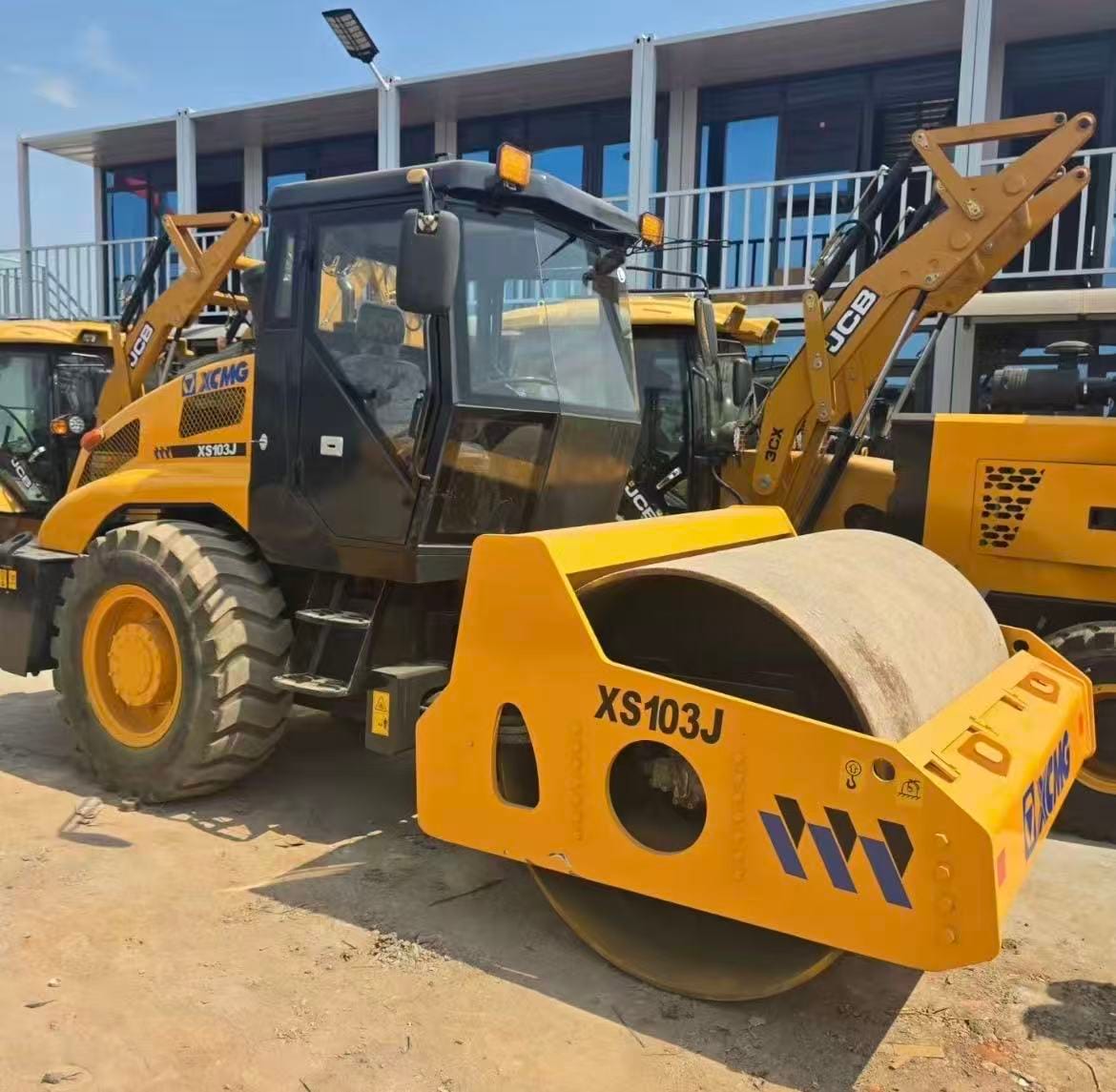 
								Xcmg road roller full									