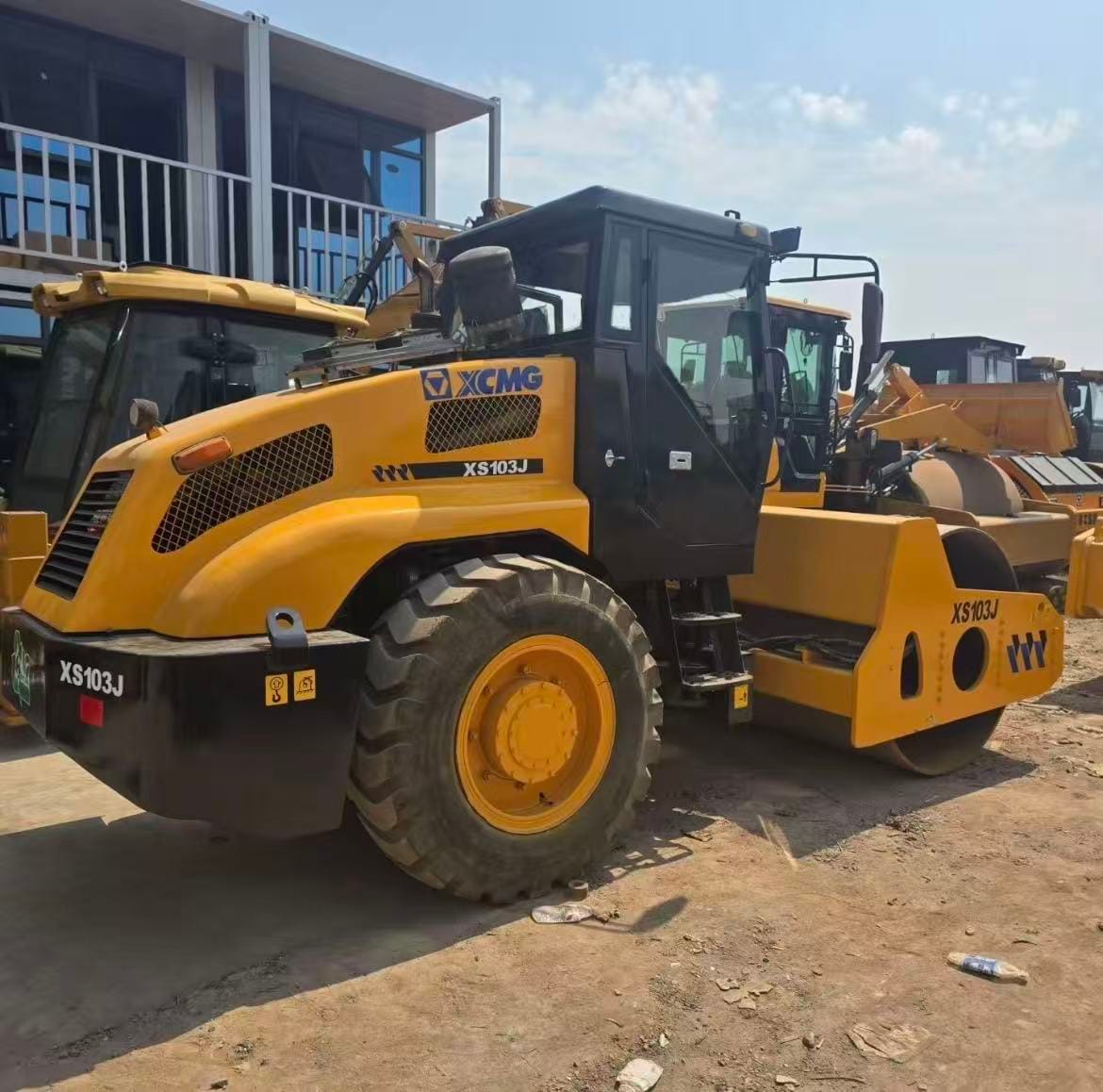 
								Xcmg road roller full									